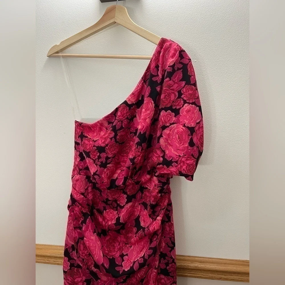 EUC Talulah Floral One Shoulder Roses Midi Dress Size Medium
